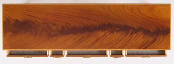 Josef Frank, sideboard, modell B 821, Firma Svenskt Tenn, efter 1985.