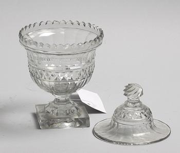 POKAL MED LOCK, glas. England/Irland, 1800-tal.