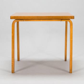 Alvar Aalto, a mid-20th century '85' table and four '60' stools for O.Y. Huonekalu-ja Rakennustyötehdas A.B.