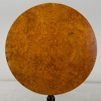 A late gustavian tilt top table by Lorentz Lundelius (master in Köping-Kungsör 1793-1805).