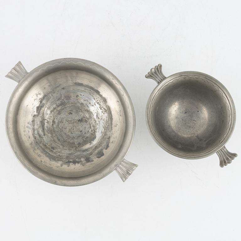 Firma Svenskt Tenn, two pewter bowls, Stockholm 1927.