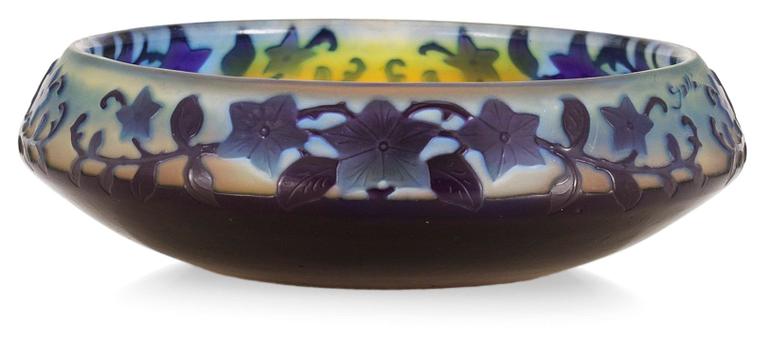 An art nouveau Emile Gallé cameo glass bowl, Nancy, France.