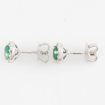 Earrings, 14K white gold with emeralds and brilliant-cut diamonds.