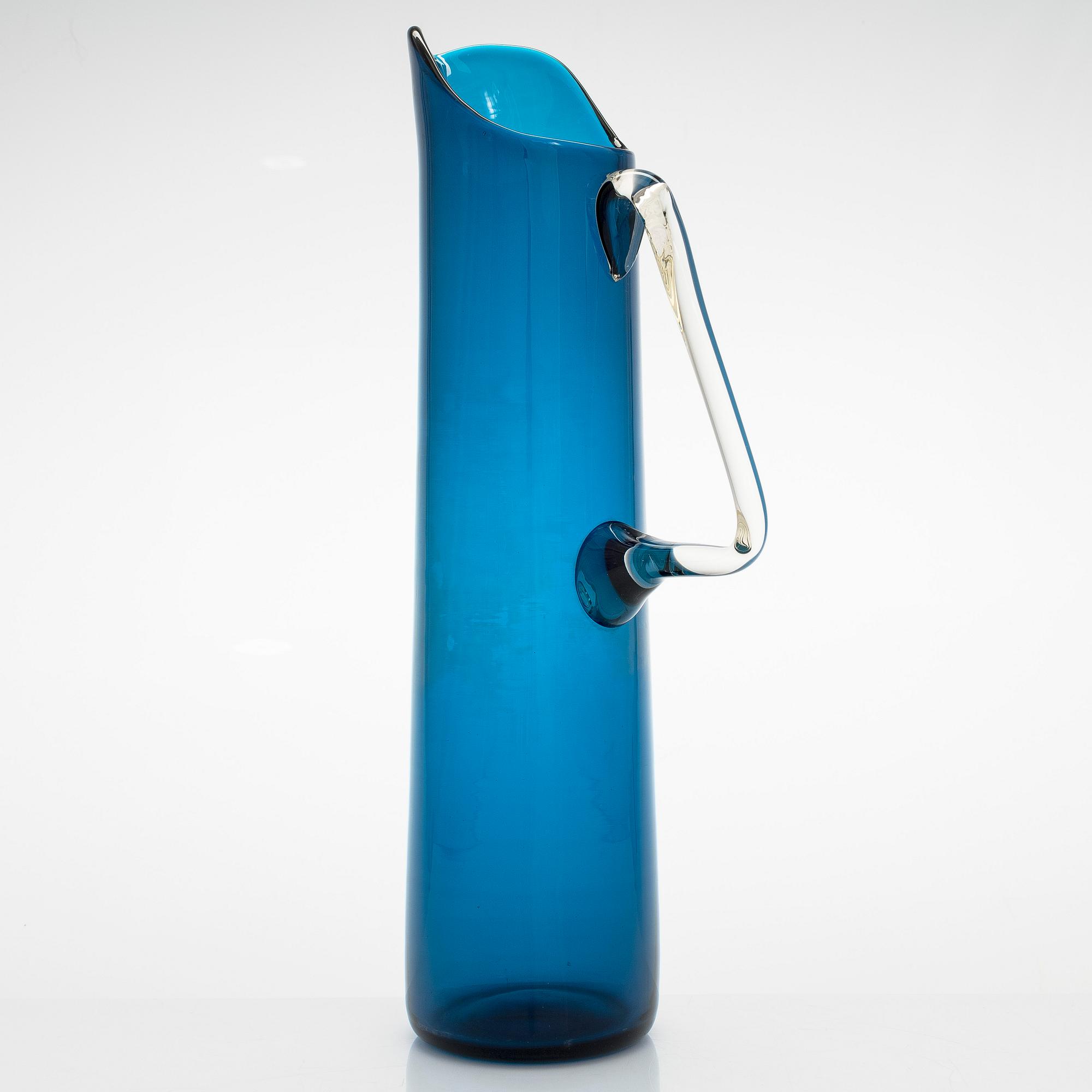 Nanny Still, a 'Harlequin' pitcher model 1743 for Riihimäki Glassworks.