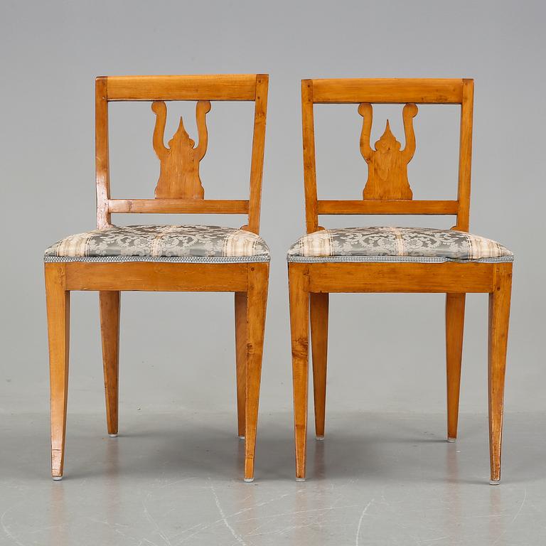 STOLAR, ett par, empirestil, 1800/1900-tal.