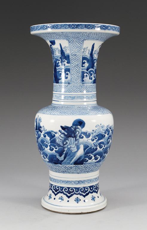 VAS, porslin. Qing dynastin, Kangxi (1662-1722).