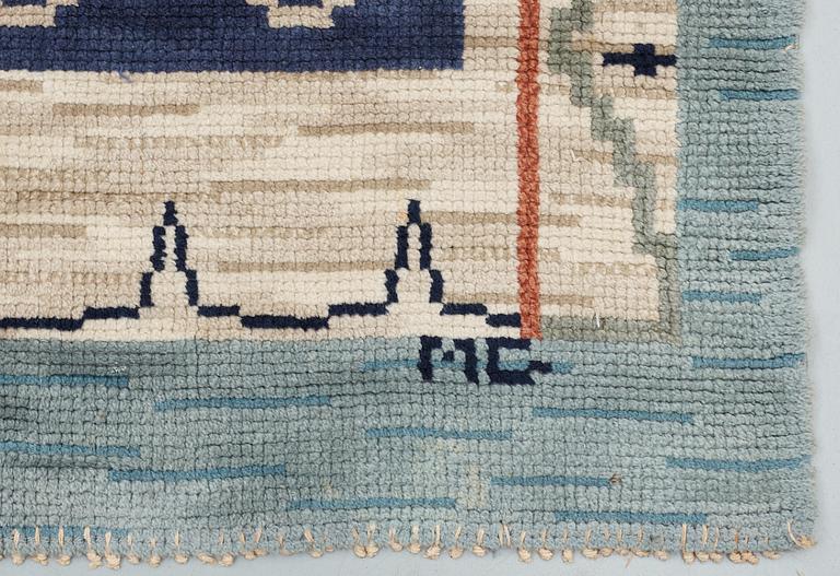 CARPET. Flossa (knotted pile). 312 x 205,5 cm. Signed MG (Märtha Gahn).