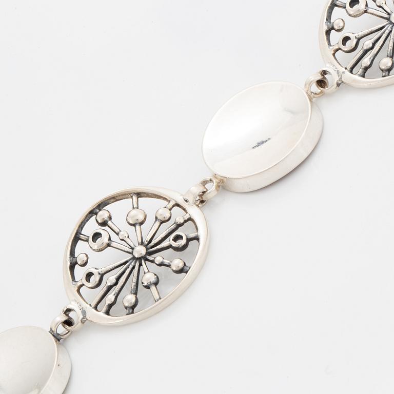 A Jorma Laine bracelet in silver.