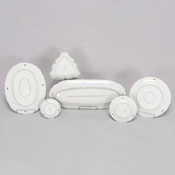 Herend, ruoka-astiasto, 91 osaa, posliinia, "Queen Victoria". Unkari.