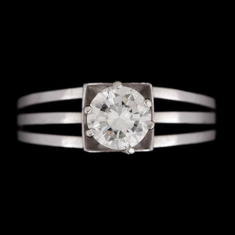 RING, 18k vitguld med briljantslipad diamant ca0,98ct. Vikt 6g.