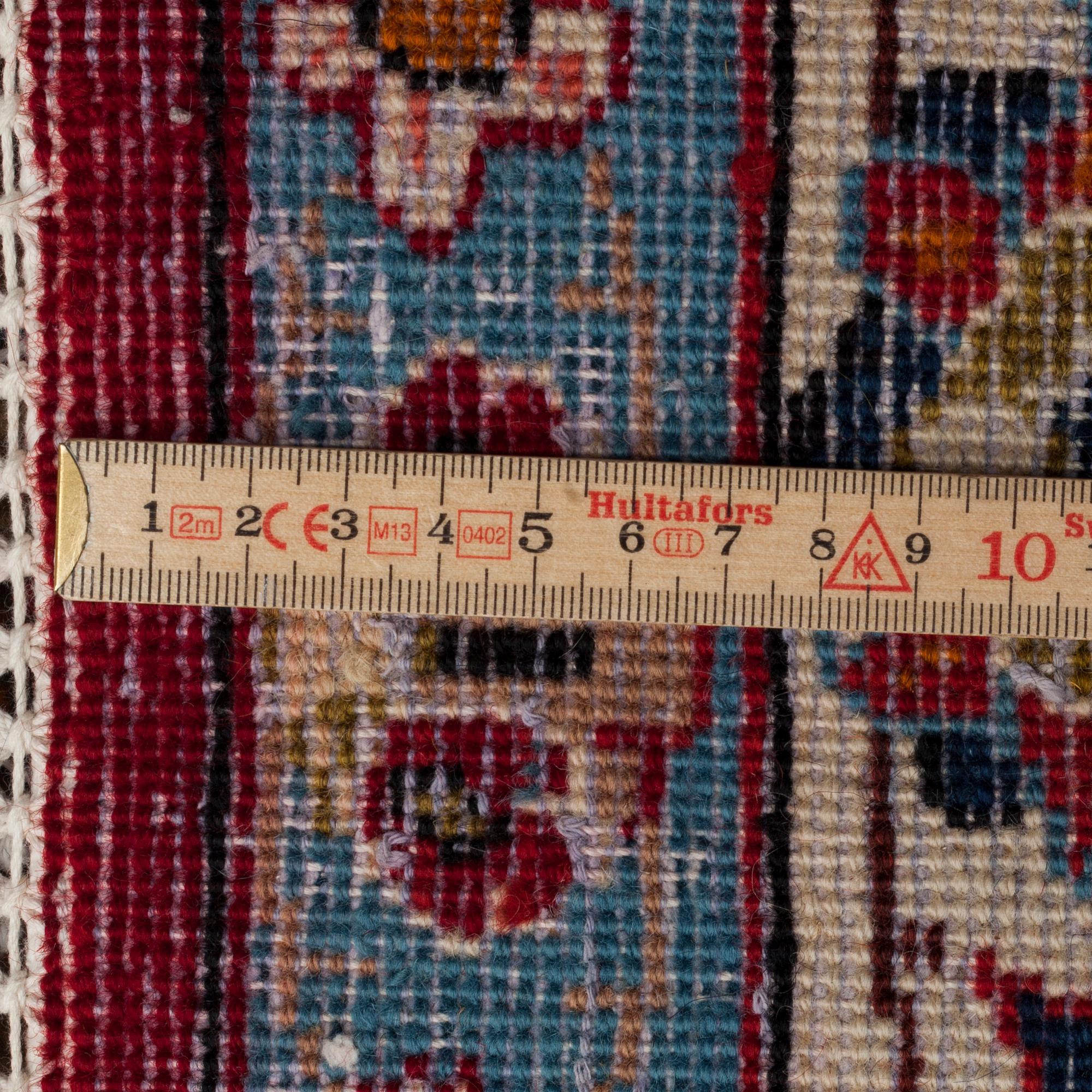 A CARPET, Najafabad, signerad Esfahan Habib, ca 493 x 297 cm.