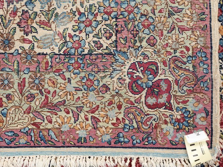 SEMIANTIK KIRMAN. 210 x 122 cm.