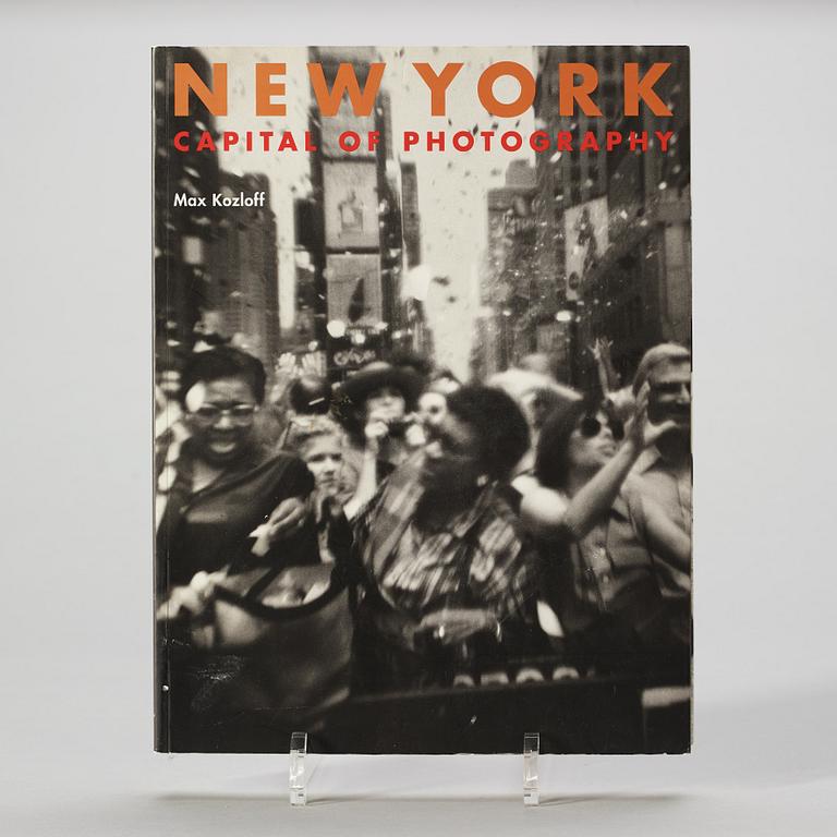 Photo books, 6, New York, e.a Berenice Abbott and Weegee.