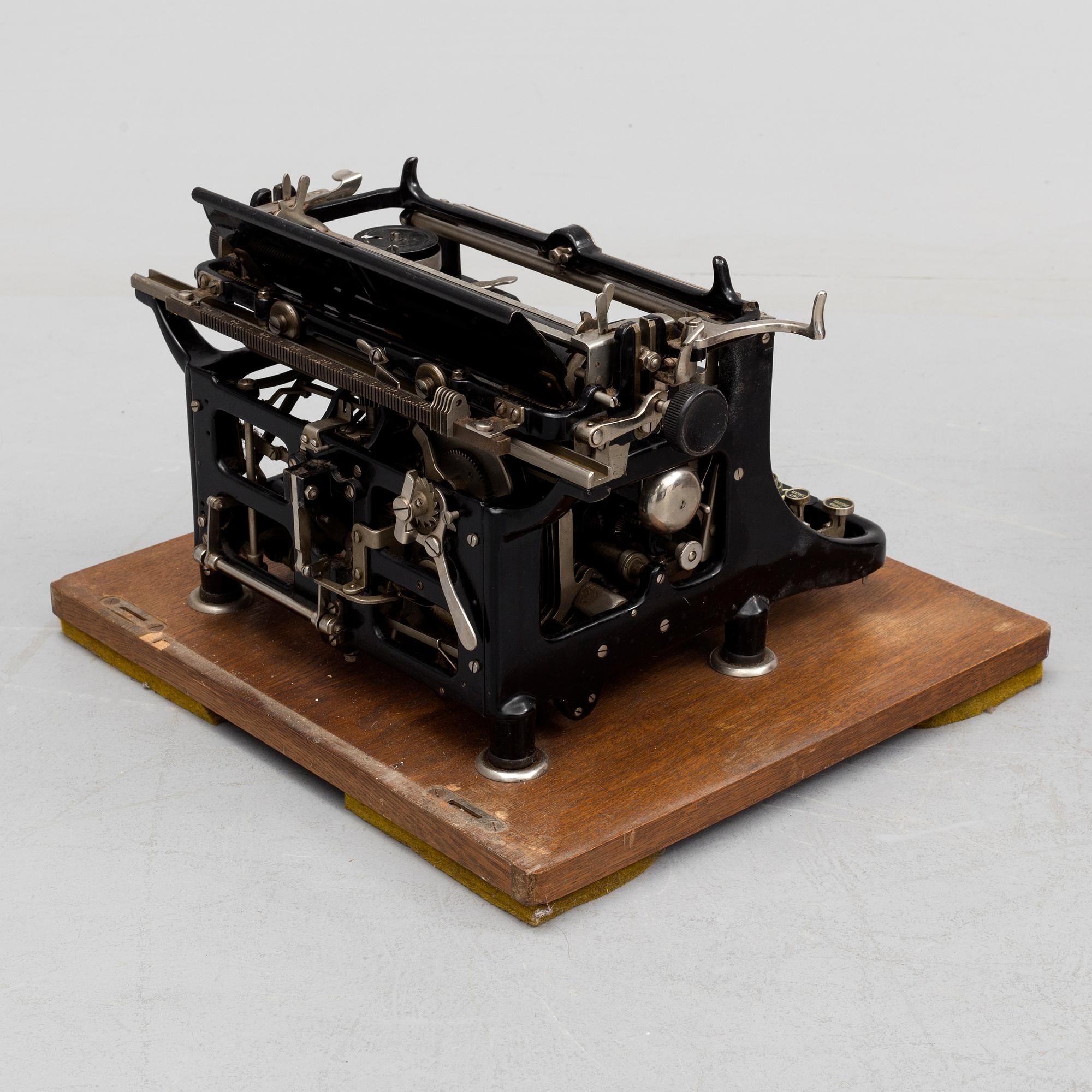 A Torpedo Type writer, first half of the 20th century.