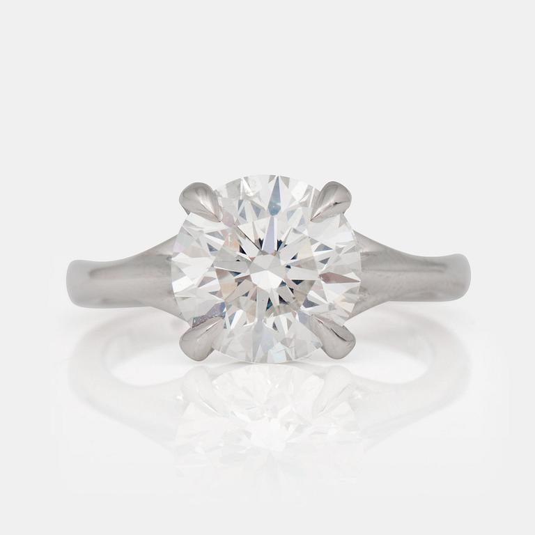 A 3.07ct brilliant-cut diamond ring. Quality I/SI2 according to GIA certificate. Excellent cut. No fluorescence.