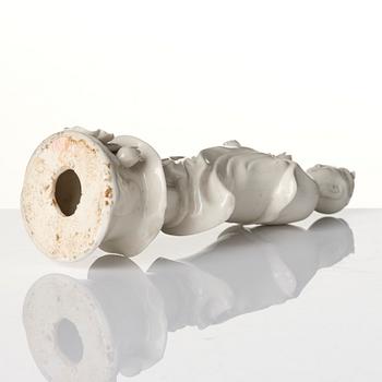 A blanc de Chine figure of a Guanyin, late Qing dynasty, 19th century.