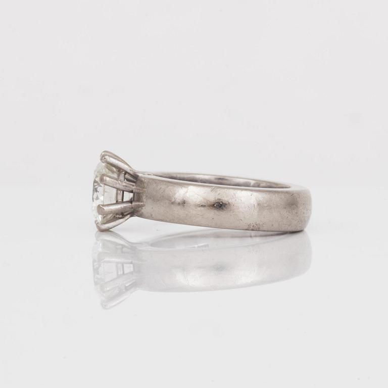RING med briljantslipad diamant ca 2.60 ct. Kvalitet ca G-H/VS2-SI1.