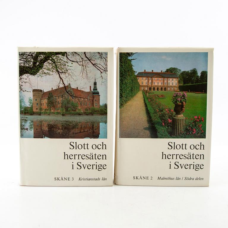 Bokverk, 18 volymer, "Slott och herresäten i Sverige", Allhems förlag, Malmö, 1960-/70-tal.