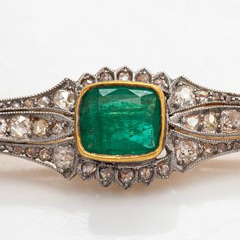 Brooch, faceted emerald, rose cut diamonds, 18K gold, A. Tillander.