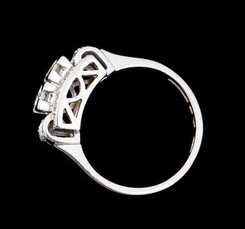 RING, 18 k vitguld, art déco, diamanter, enl gravyr ca 0.53 ct. G. Dahlgren, Malmö. Vikt ca 5 g.