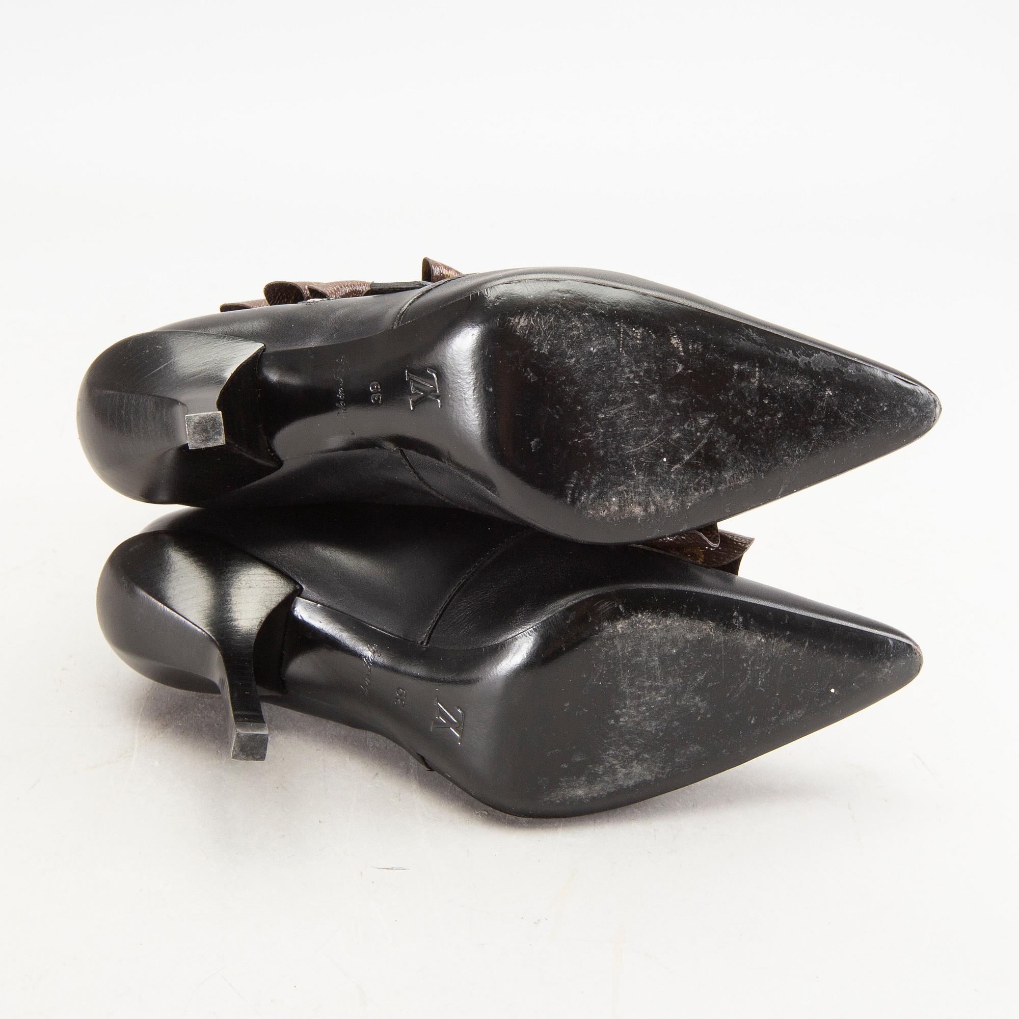 LOUIS VUITTON, ankle boots, Janet, monogram and black leather, original box, dustbags and invoice, storlek 39.