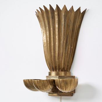 Lars Holmström, a Swedish Grace brass wall light.