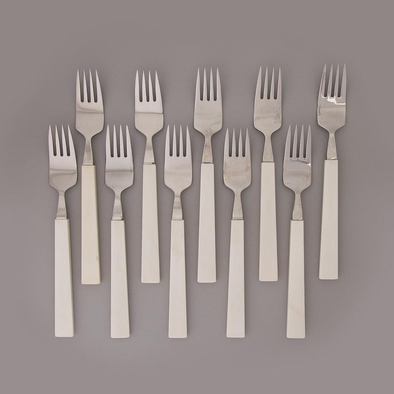 A mid-20th century 30-piece set of "Triennale" cutlery for Fiskars, Finland.