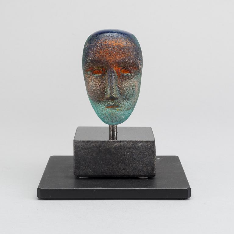 BERTIL VALLIEN,a signed glass sculpture.