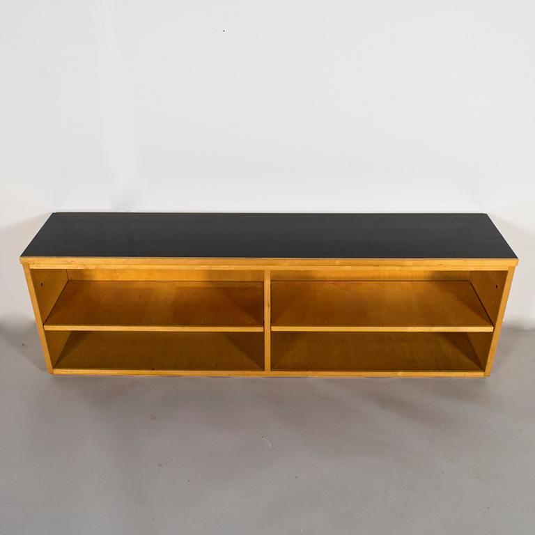 Artek Design, sideboard beställningsarbetet tillverkare O.Y. Huonekalu- ja Rakennustyötehdas A.B., 1952.