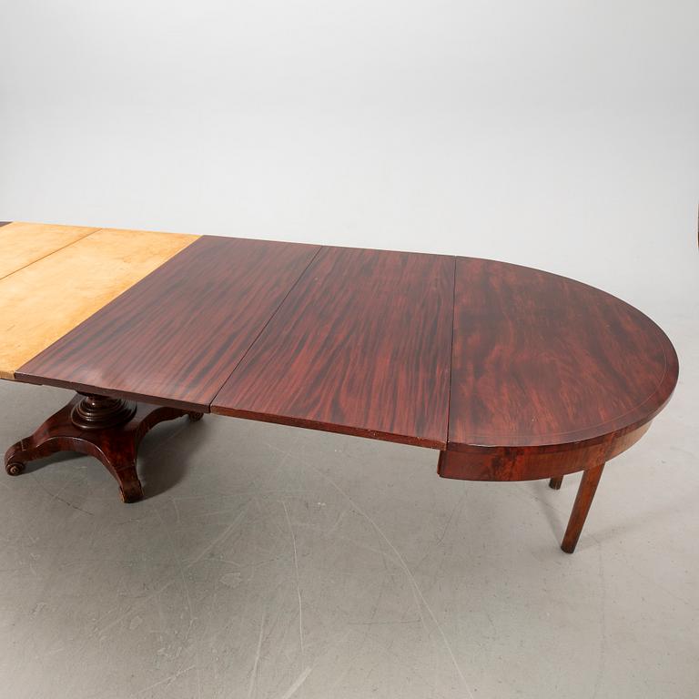 Dining table, mid/second half of the 19th century.