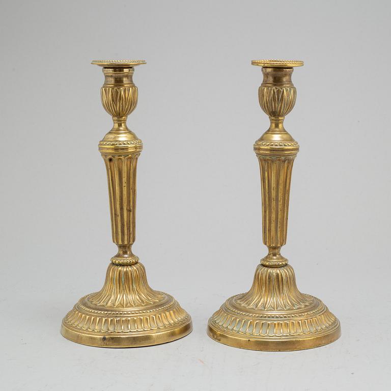 LJUSSTAKAR, ett par, brons, Louis Seize, Frankrike, 1700-talets andra hälft.