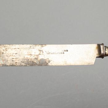 BESTICK, 3 delar, "Engelsk Snäck", och KAFFESKEDAR, 12 st, silver. Vikt 146 + 124 g.