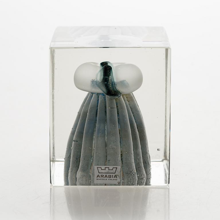 Oiva Toikka, glass cube signed Oiva Toikka Nuutajärvi Notsjö. Labelled 1971-75.