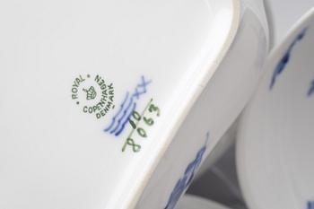 MATSERVIS, 83 delar, "Blå Blomst", Royal Copenhagen.