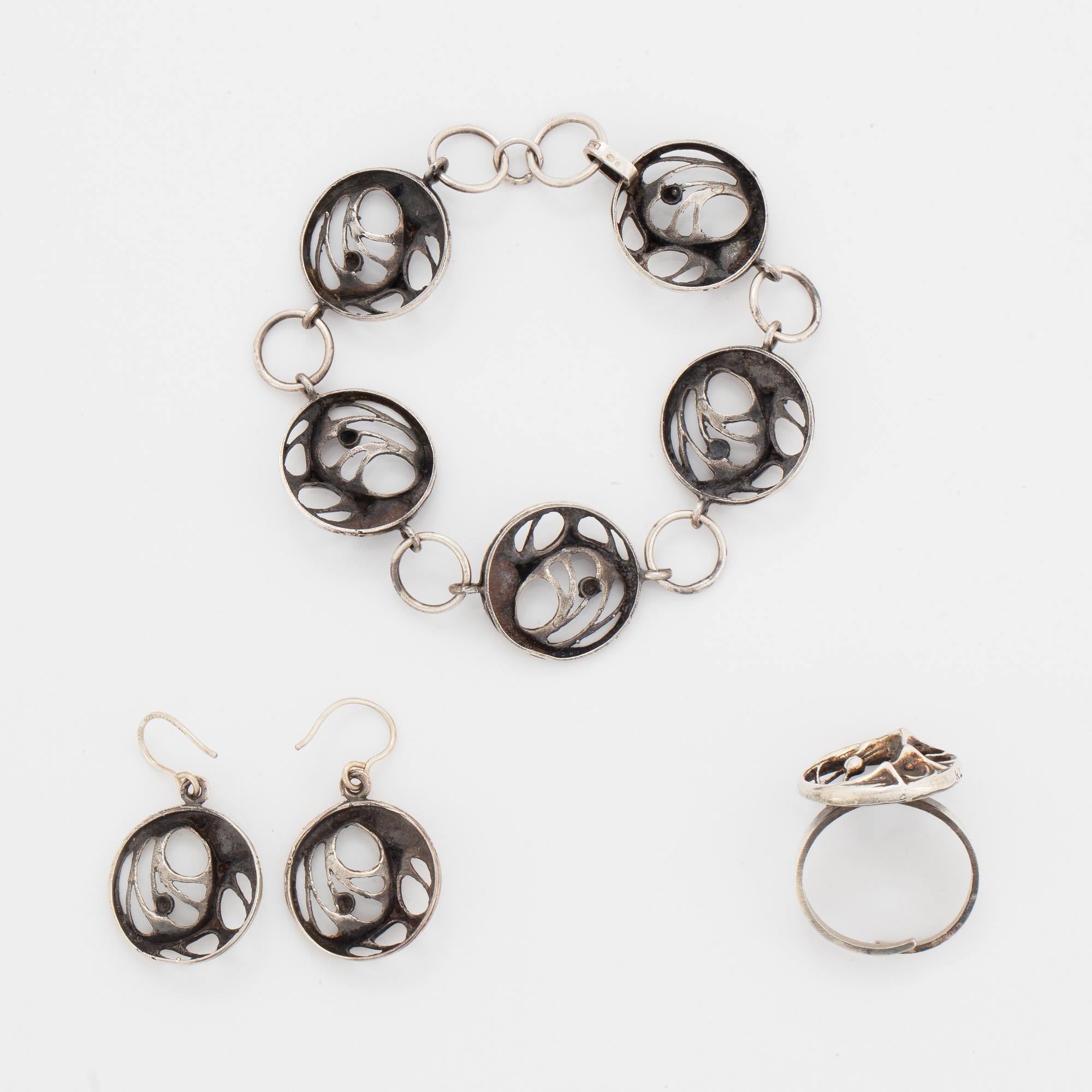 Kultasepät Sten & Laine, armband, ring och örhängen, silver.