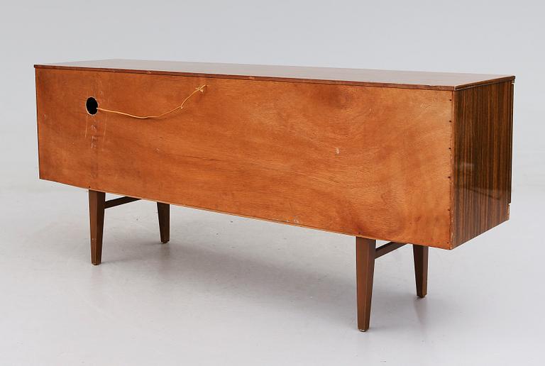 SIDEBOARD, Beautility, England, 1900-talets andra hälft.