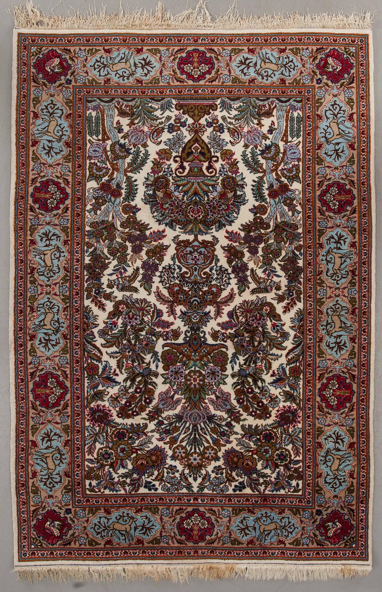 MATTA, old, möjligen Keshan, figural, ca 296 x 199 cm.