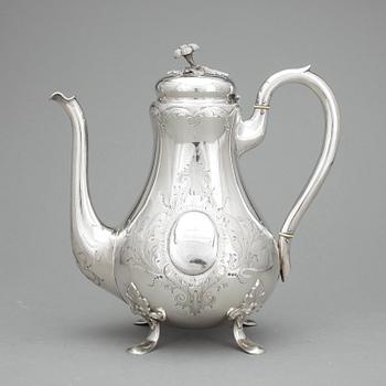 KAFFEKANNA, silver, nyrokoko, Johan Petter Hasselgren, Lund 1876. Vikt ca 688 gram.