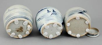 BOJANER / INGEFÄRSKRUS, 3 st, porslin. Kina.