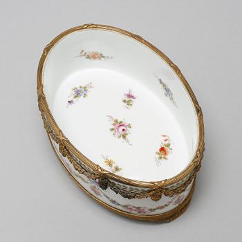 A porcelain bowl with a mark similar to Sèvres, around the year 1900.