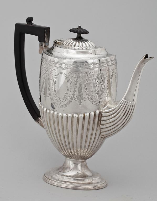 KAFFEKANNA, troligen silver, ej stämplad. Empirestil, 1900-talets början.