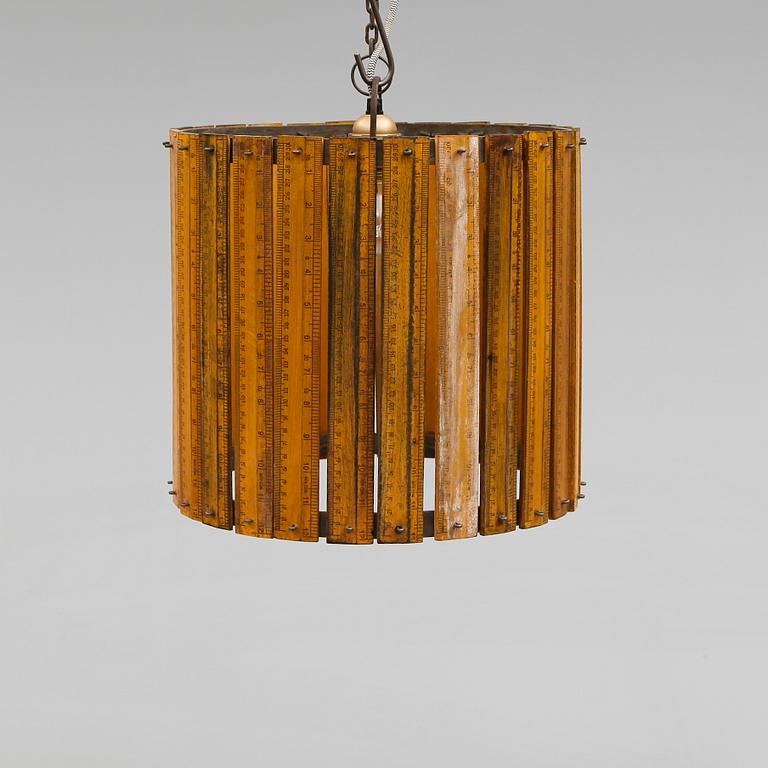 TAKLAMPA, 1900-talets andra hälft, höjd 31 cm.