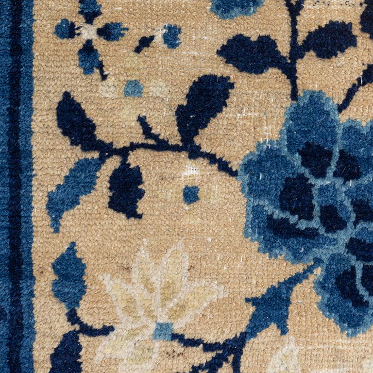 Carpet, China, 325 x 245 cm.