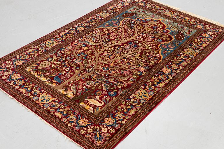 A rug, semi-antique Esfahan, so-called Ahmad, ca 213 x 140 cm.