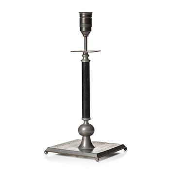 251. Estrid Ericson, bordslampa, modellnummer 461, Firma Svenskt tenn, Stockholm 1928.
