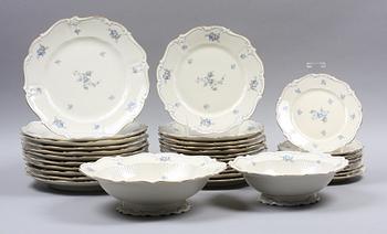 MATSERVIS, 53 delar, porslin, VEB Reichenbach Germany, 1900-talets andra hälft.