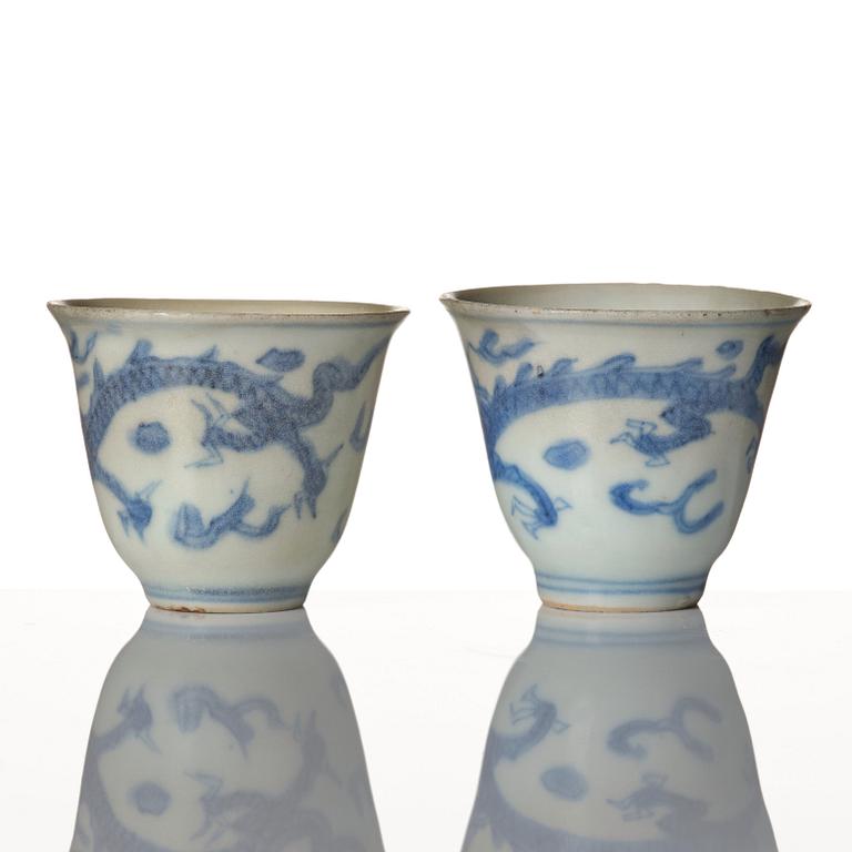 A pair of blue and white wine cups, 'Hatcher Cargo', 17th Century.