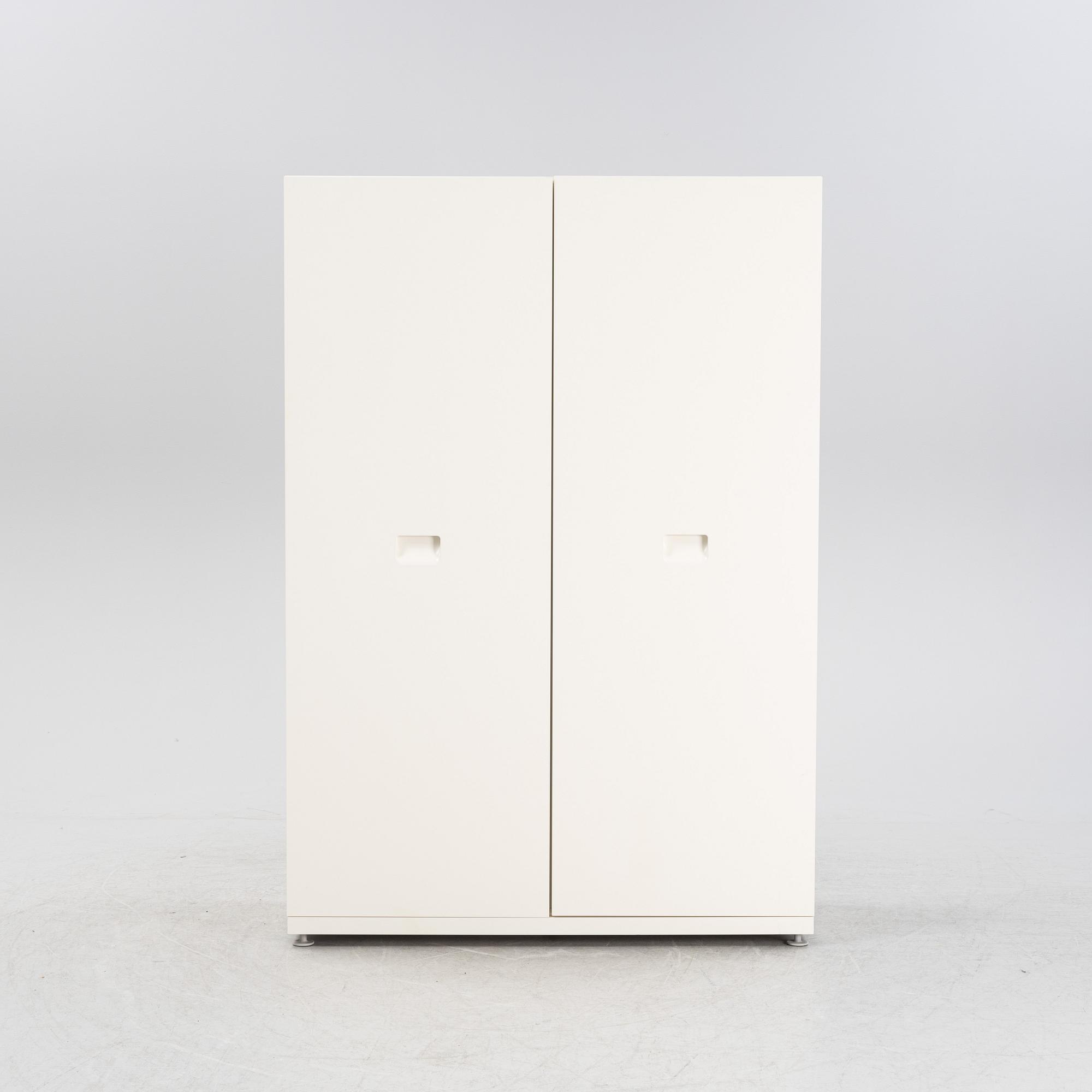 Garderob, Asplund, omkring år 2000.