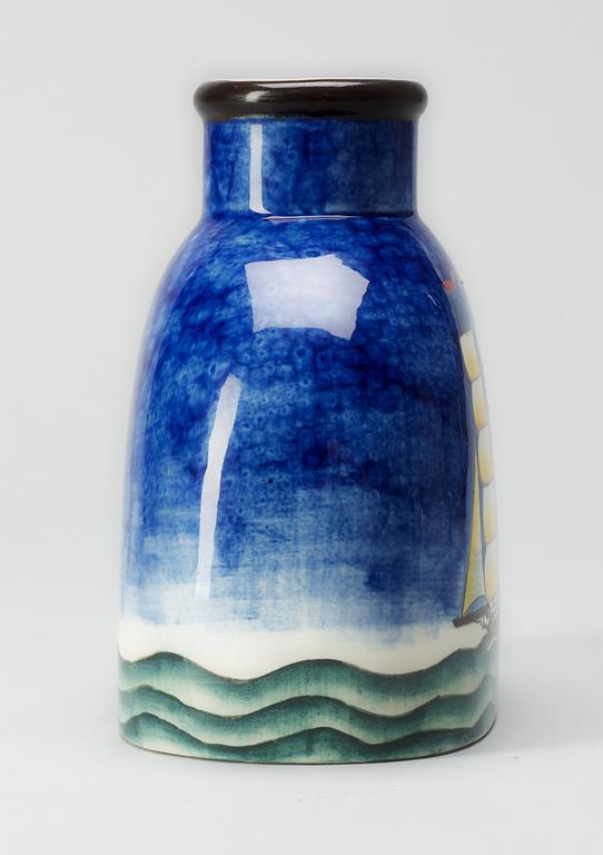 A Richard Ginori creamware vase, Milano, Italy.