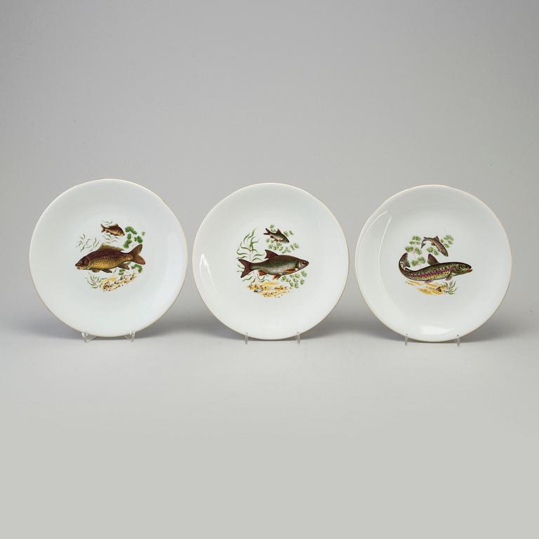 A 9 pieces second half of the 20th century porcelain table ware from Porzellan-Manufaktur Händel, Bavaria, Germany.